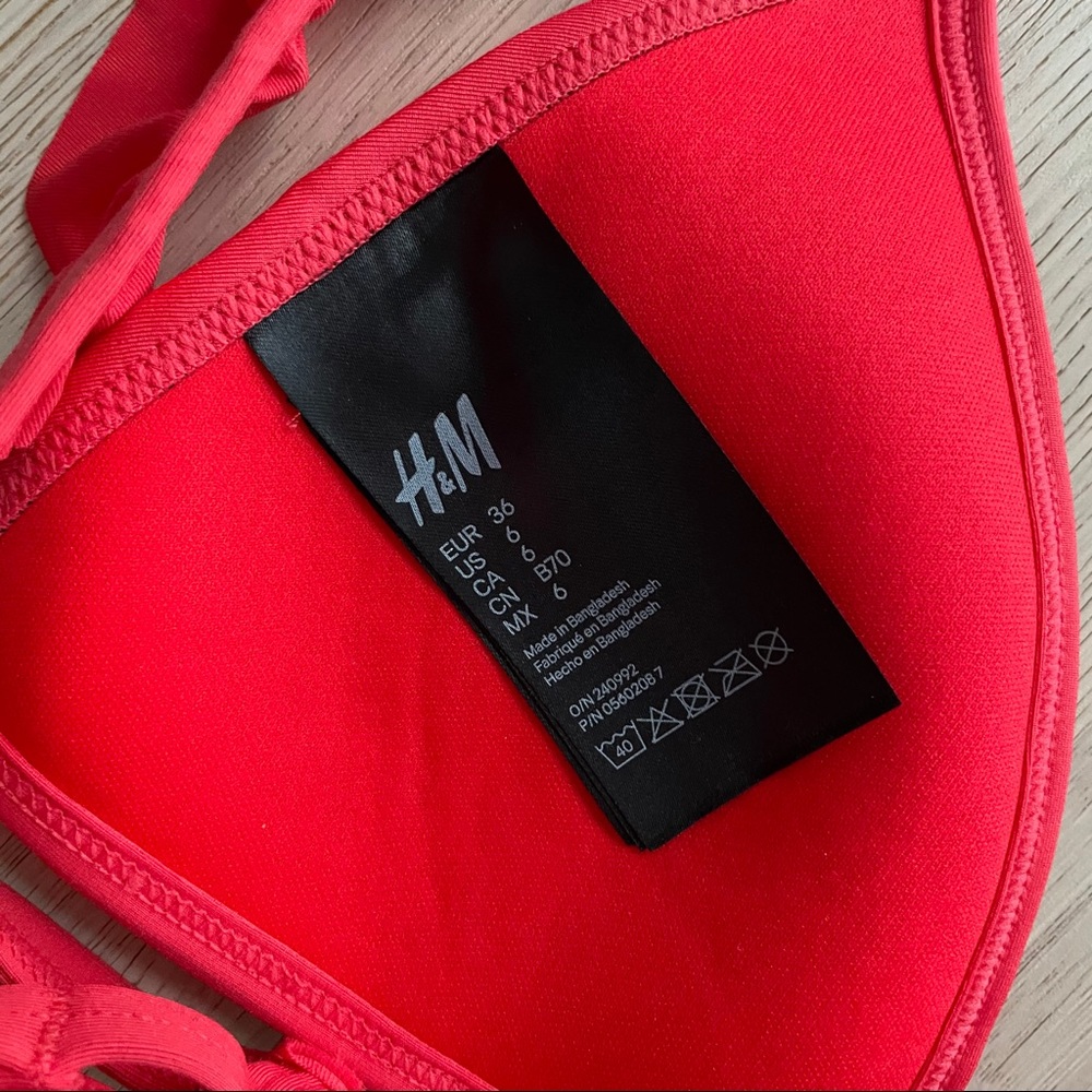 H&M Ruffle Bikini - Picture 4 of 9